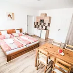 דירה Dueta-3 By Interhome Český Krumlov